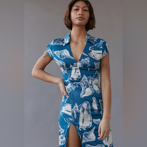 Urban Outfitters Blue Seashell Print Collared Midi Dress Size M NWT - Picture 4 of 4